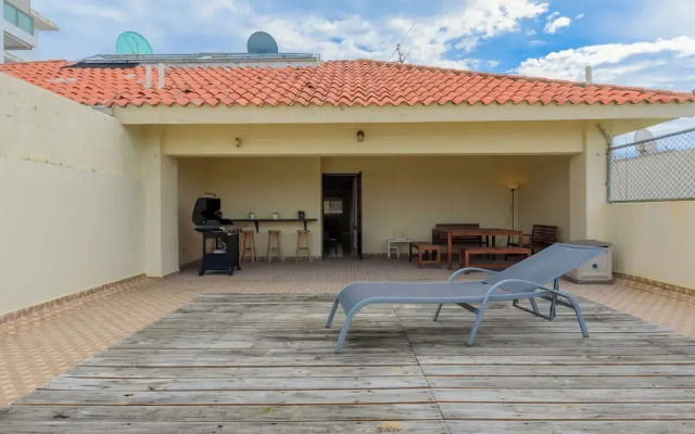 Penthouse in Evaristo Morales Sleeps 14