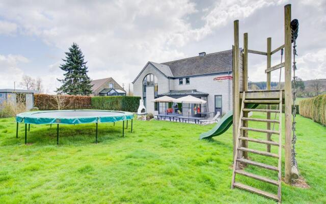 Villa in Houffalize with Infrared Sauna, Bubble Bath
