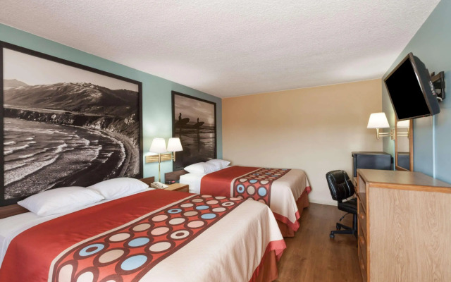 Super 8 By Wyndham Santa Barbara/Goleta
