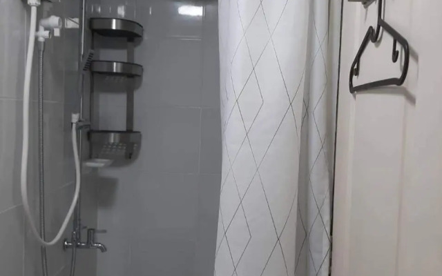 Lovely 2 BR Condo with FREE Secured Parking