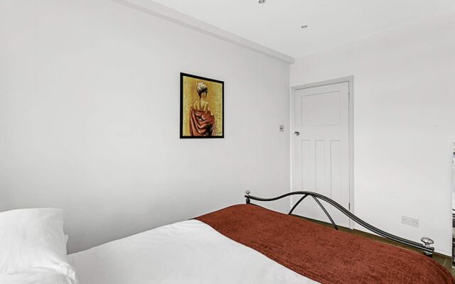 1-bed London Bliss: Putney Gem