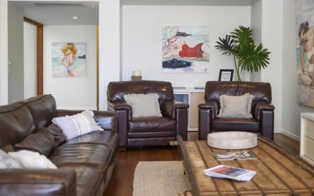 Liapari Beach House