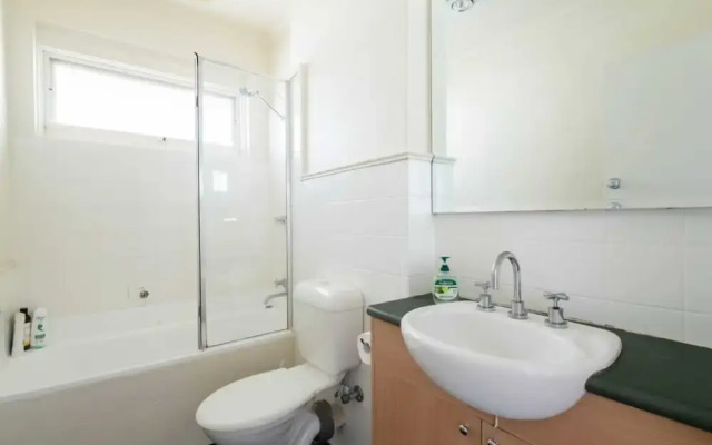 Well Located 1 Bedroom in South Yarra