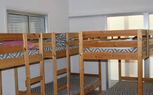 Costas Hostel Action 2