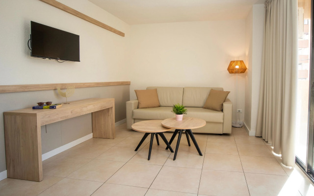 Dynastic Rooms Apartments