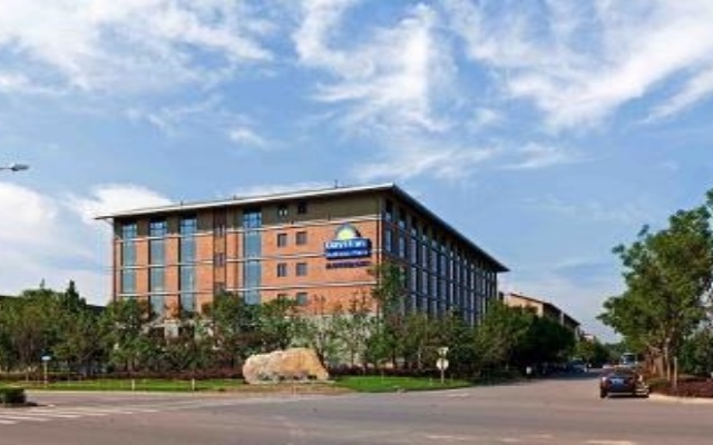 Days Inn Business Place Longwan Beijing