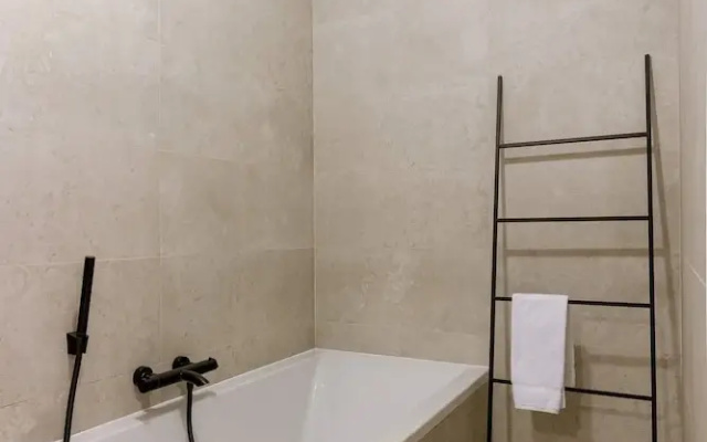 Modern 3-bedroom Apartment Family-friendly Touches