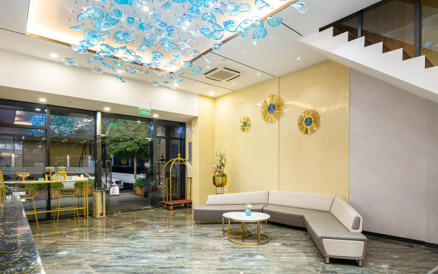 Changfeng Future Apartment Hotel
