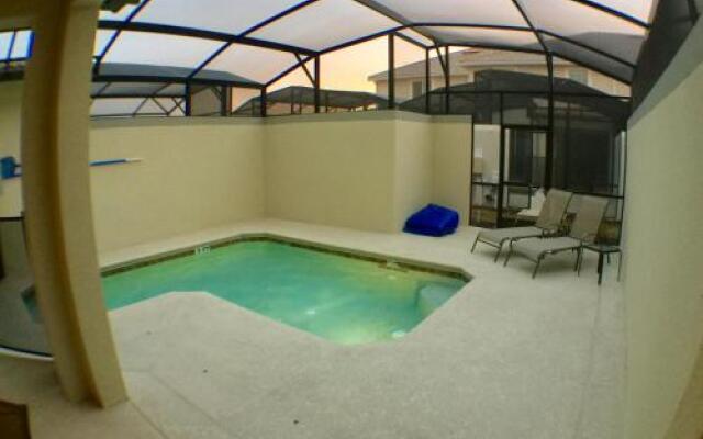 Four Bedrooms Home with Pool 4819