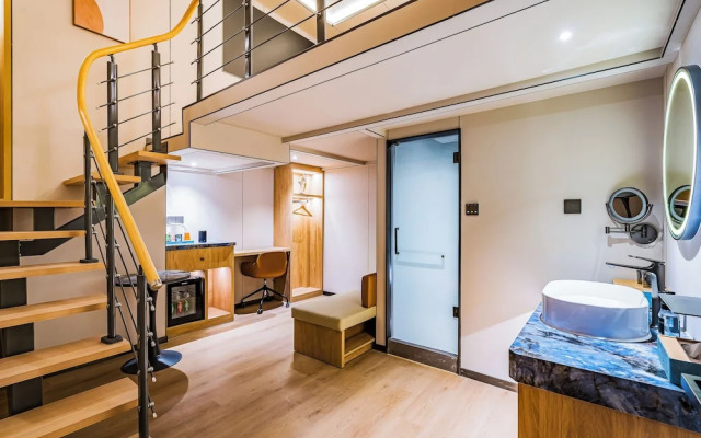 Dequan Landscape Hote