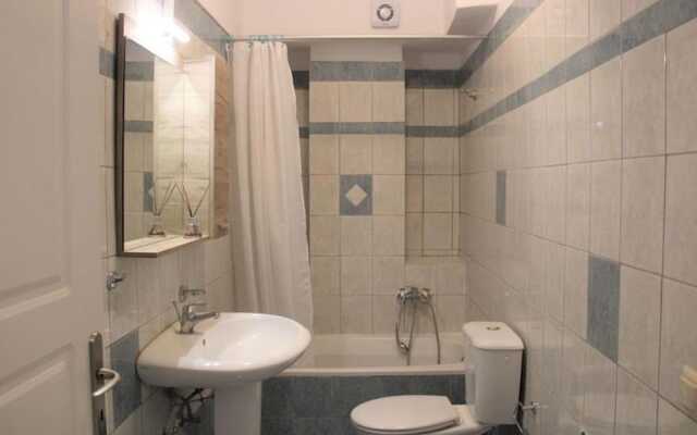 "kalamaki Plaza Apartments \"thalassa\""