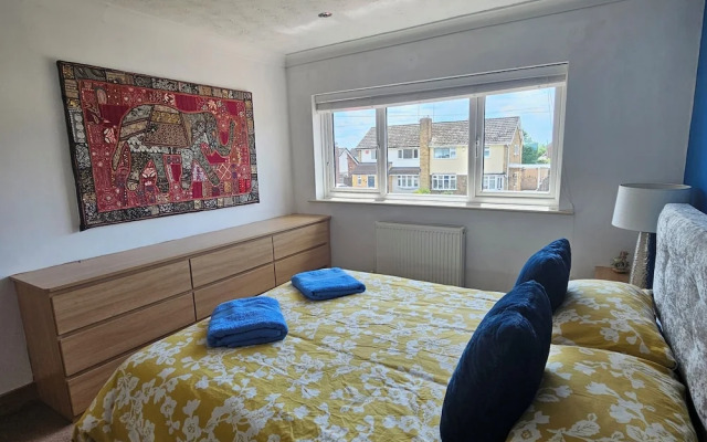 Cosy Home in Leicester
