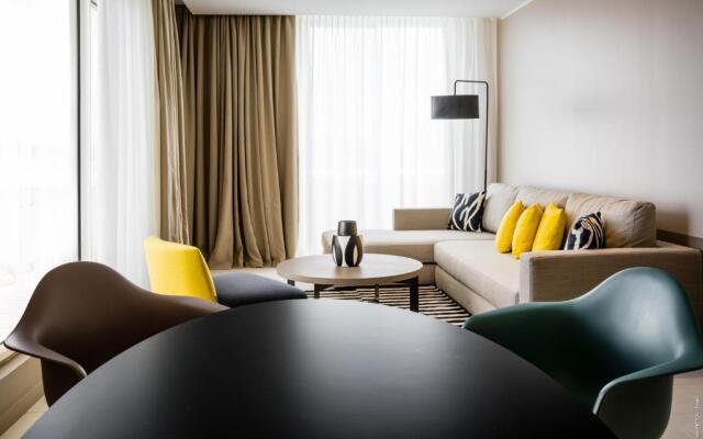 Simon Hotel