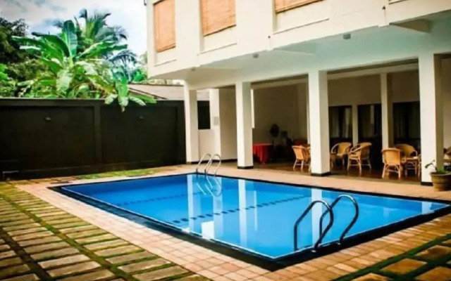 Hotel Sapthapadhi