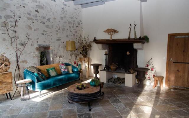 La Caverie De Peyroux A Orthevielle (40300)