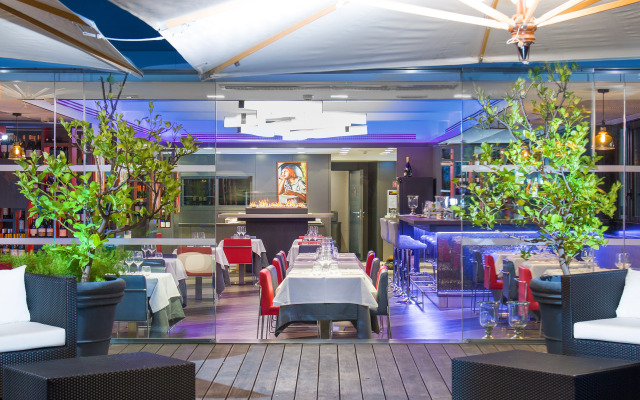 iQ Hotel Roma