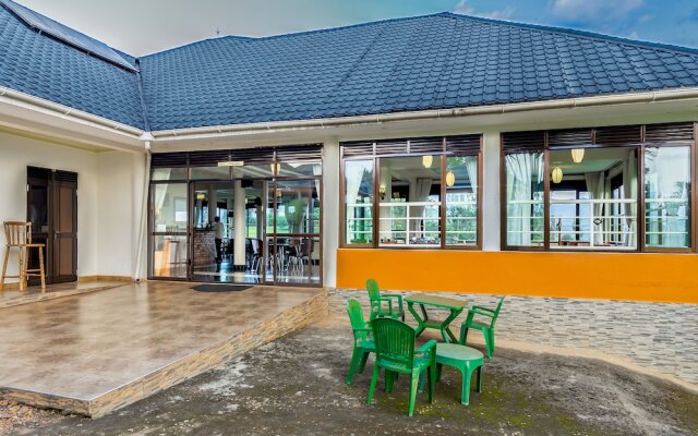 The Crested Crane Bwindi Hotel