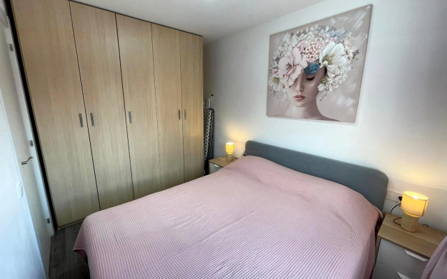 Sant Adria Beach apartment Wi-Fi Parking Free