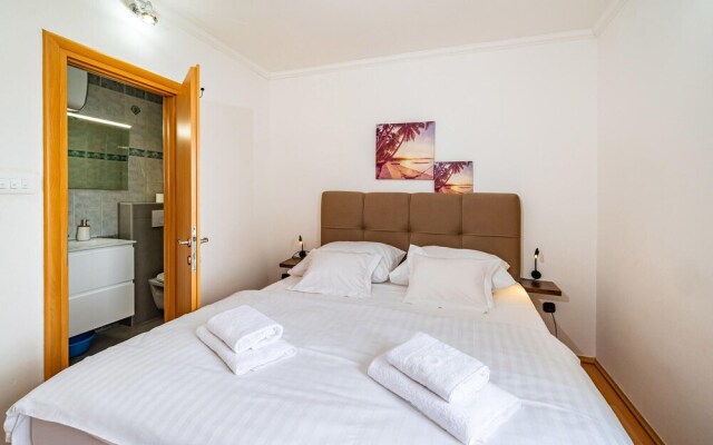 Nice Apartment in Krusevo With Jacuzzi, Wifi and 1 Bedrooms