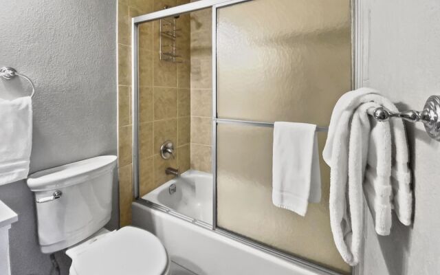 Beaver Ge 9-13 2 Bedroom Condo by Redawning