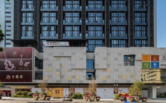 Time ONE International Apartment (Shenzhen Huaqiangbei Branch)