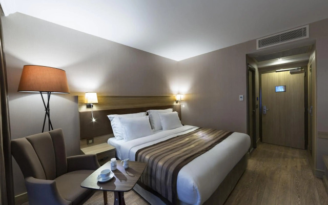 Exe Las Adelfas Hotel