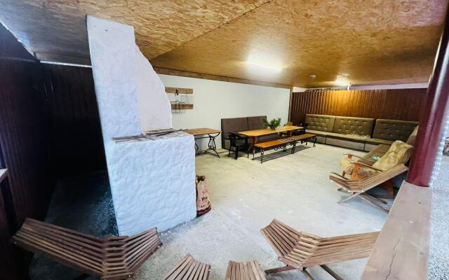 Big house (Биг Хаус)