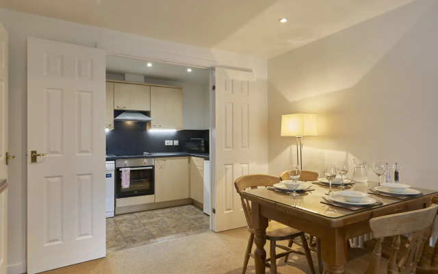 PREMIER SUITES Edinburgh Fountain Court