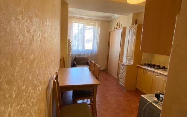 Large cozy apartment on beginning of Komitas Ave