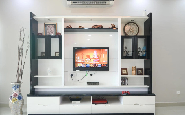 Dahlia Klcc View @ Rafflesia Condominium