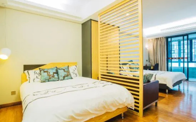 Yuehui International Apartment
