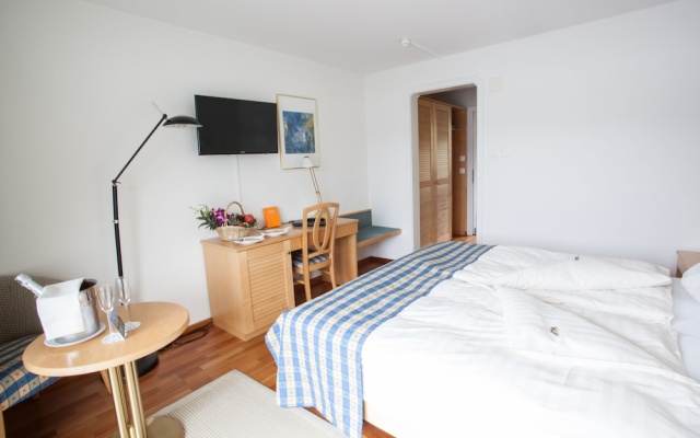 Garni Hotel Frohburg – Guest Rooms – Weggis