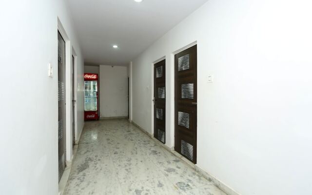 OYO 16904 Hotel Maharaja Palace