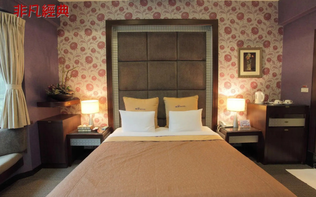 Regale Villa Hotel