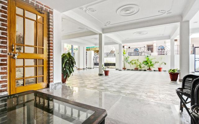 OYO Home 78170 Modern Stay Premnagar