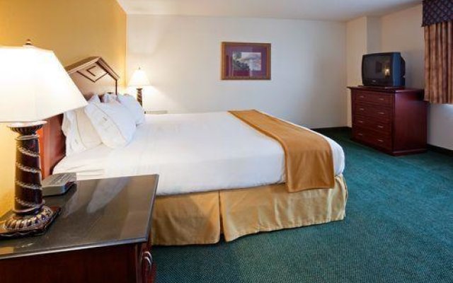 Holiday Inn Express Hotel & Suites Eagan (Mall Of America Area)
