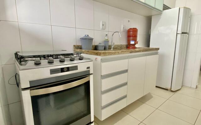 F034- Apto no Forte Churrasqueira, Wi-Fi e Piscina