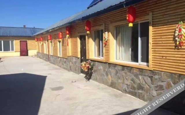 Arctic Village Snowman Chalet