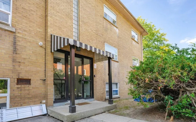 Private 2bdrm Unit With Ensuite Laundry - U5A