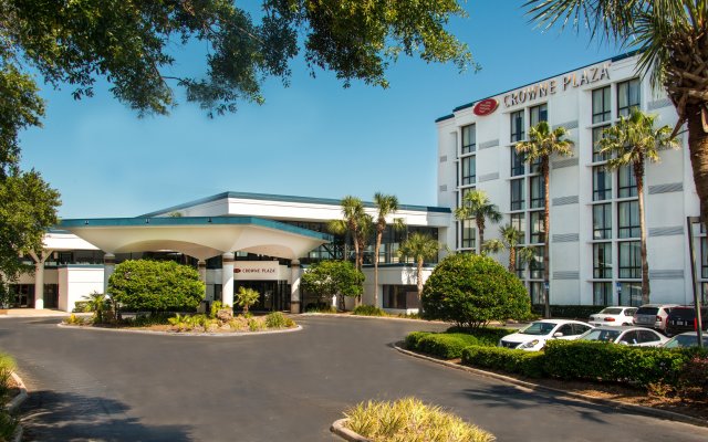 Crowne Plaza Hotel Jacksonville Airport/I-95N, an IHG Hotel