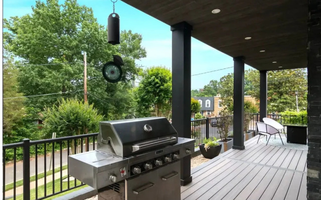 Luxury Clarendon 4-BR Homestay - McVeigh