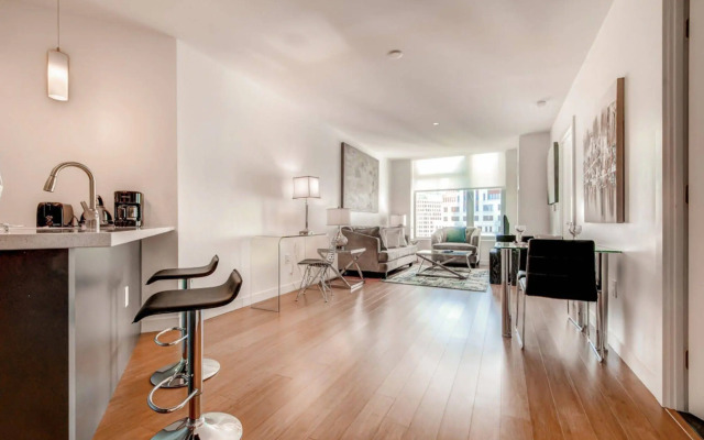 Global Luxury Suites at The Financial District