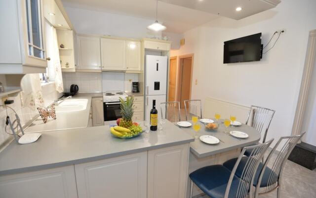 Nina s Apt in Ialysos Near the Beach