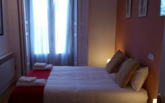 Apartamentos Palacio Real 789