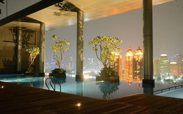 Elegant Four Winds Apartment with Infinity Pool Facility