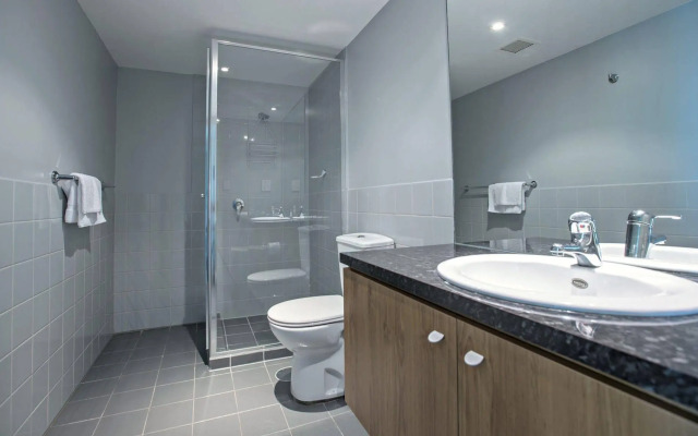 Adelaide Dress Circle Apartments - North Terrace