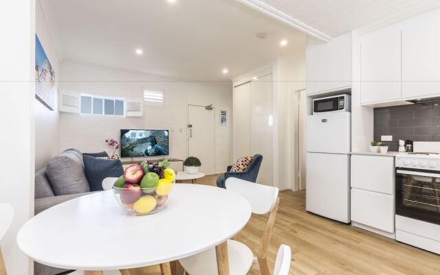 Quiet Spacious Apt with AIR CONDITIONING & Netflix