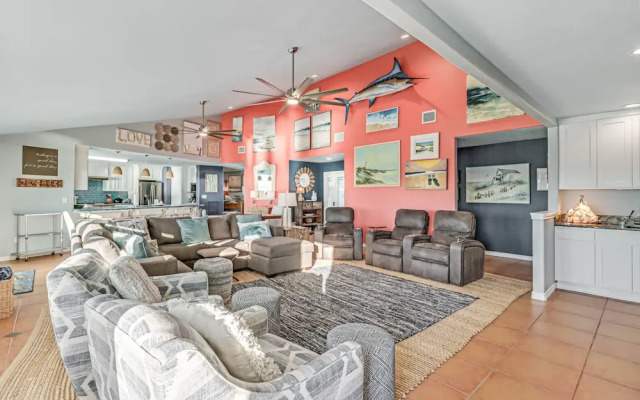 Baydream 4 Bedroom Home by RedAwning