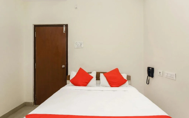 Sri Lakshmi Deluxe By OYO Rooms