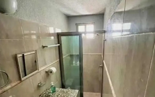 TJ Apartments, Calle 6, PDC